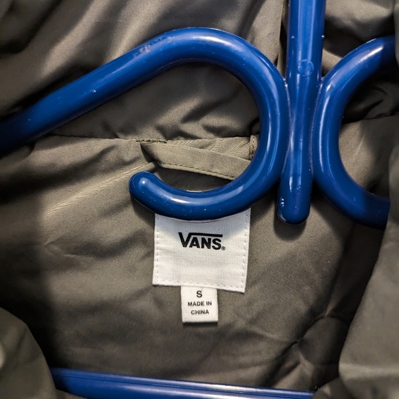 Women's Vans puffer jacket - Picture 2 of 3